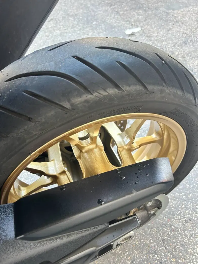 Yamaha T-Max 560 Tech Max (2022 - 24) (5)