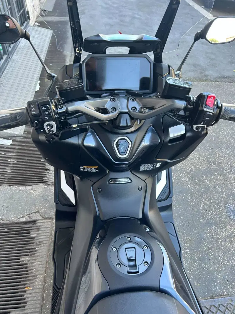 Yamaha T-Max 560 Tech Max (2022 - 24) (6)