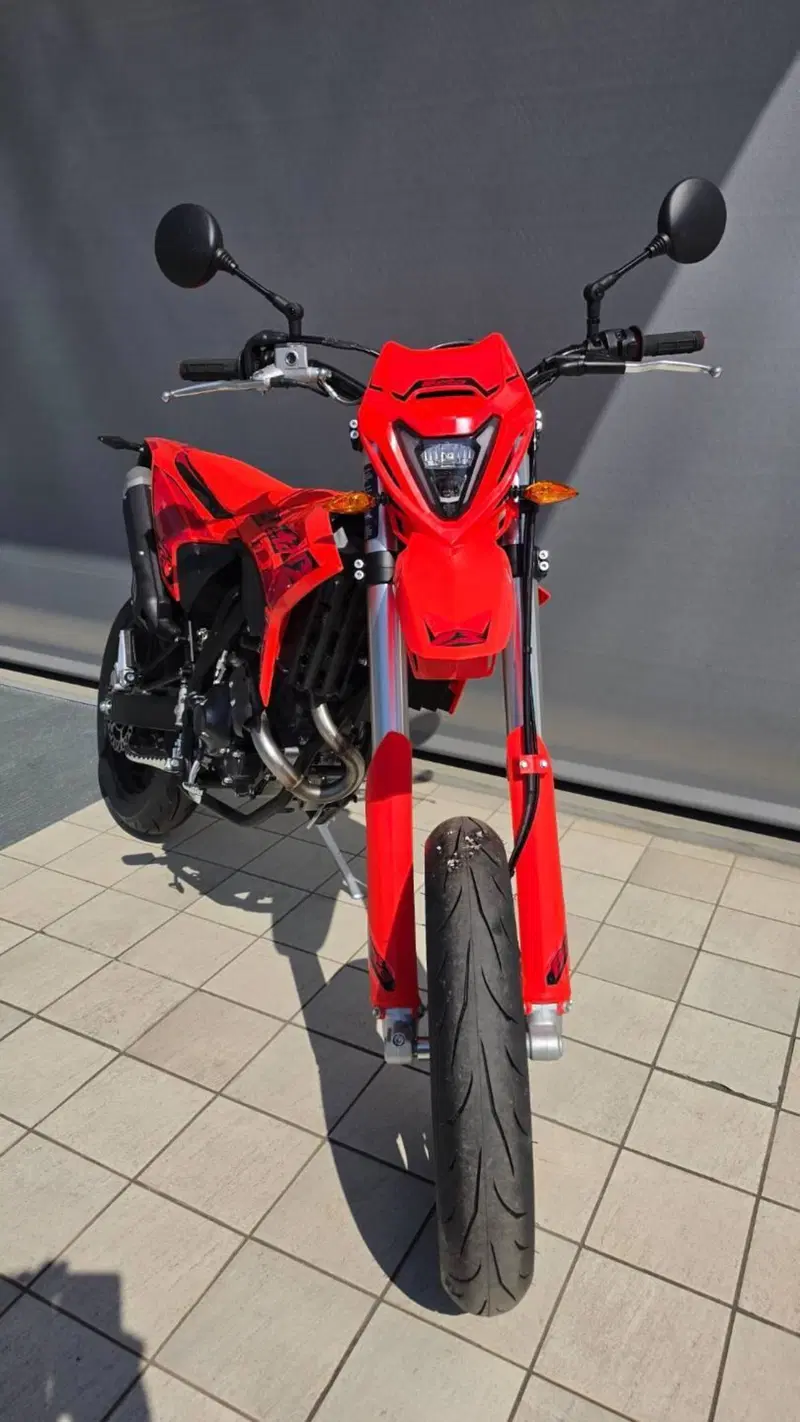 Betamotor RR 125 4T Motard T (2025 - 26) (2)