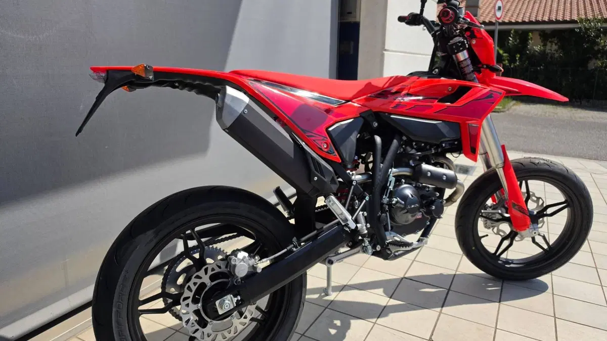 Betamotor RR 125 4T Motard T (2025 - 26) (6)