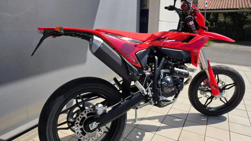 Betamotor RR 125 4T Motard T (2025 - 26) (6)