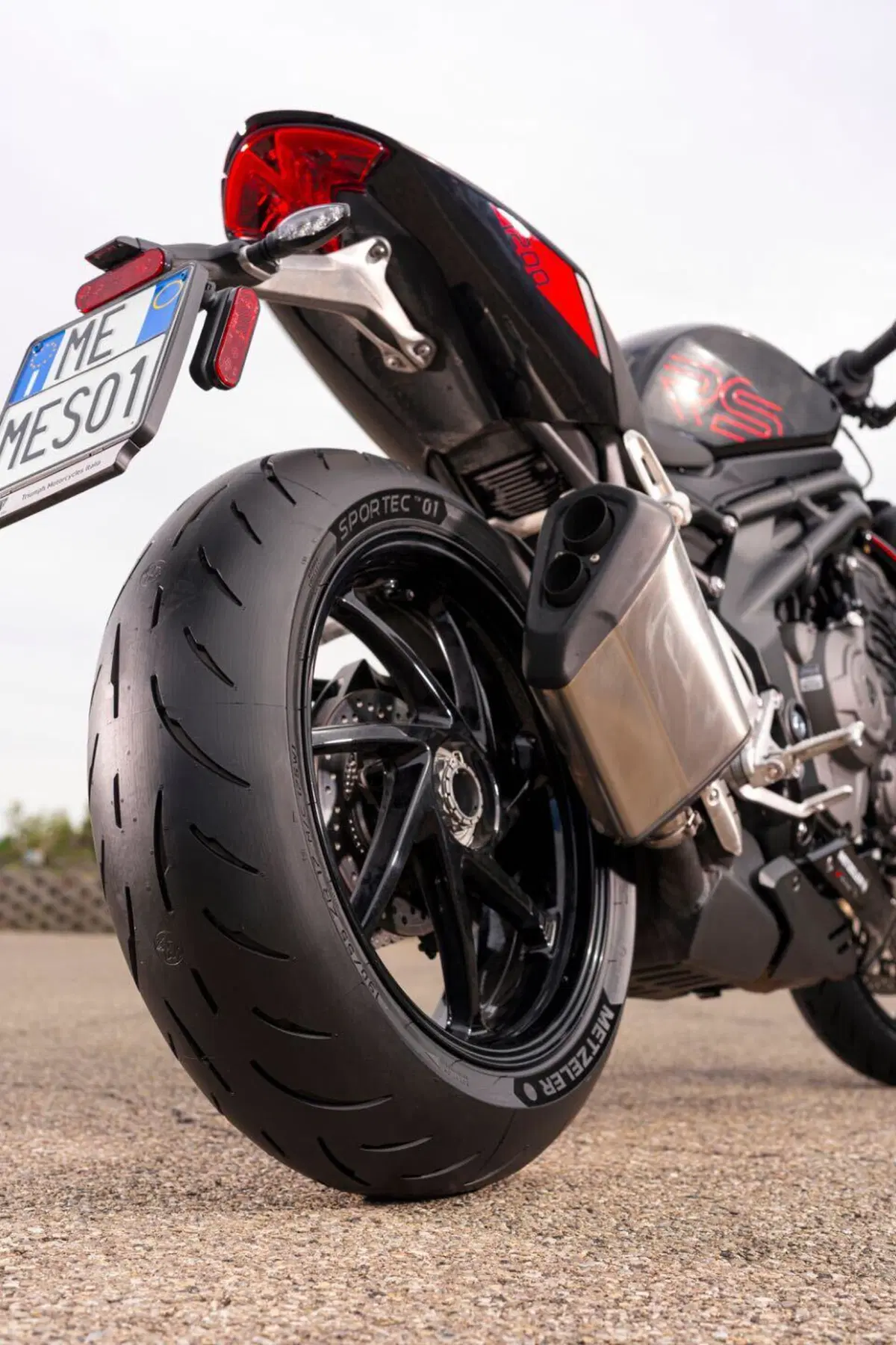 Metzeler Sportec 01 - 01 RS: Dalla strada alla pista [VIDEO] (11)