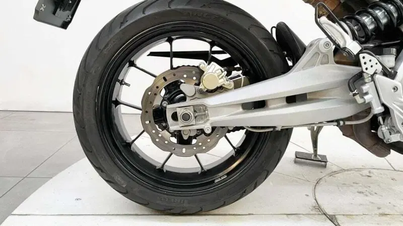 Aprilia Dorsoduro 750 (2009 - 14) (3)