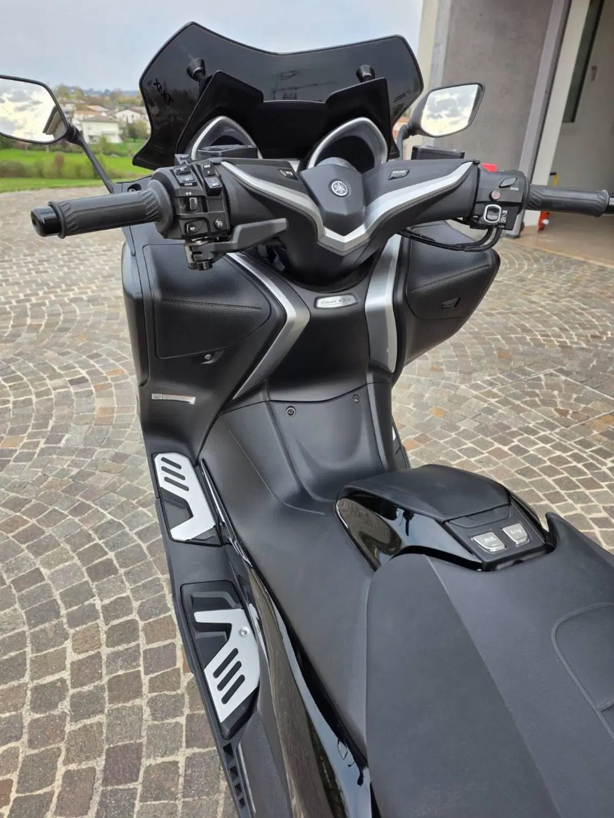 Yamaha T-Max 530 DX (2017 - 19) (5)