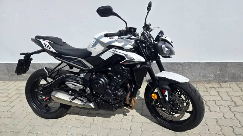 Triumph Street Triple 765 R (2023 - 26)