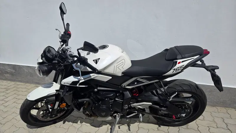 Triumph Street Triple 765 R (2023 - 26) (4)