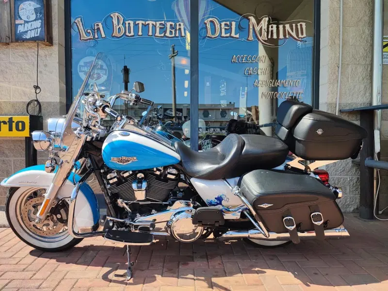Harley-Davidson 107 Road King Classic (2017 - 18) - FLHRC (2)