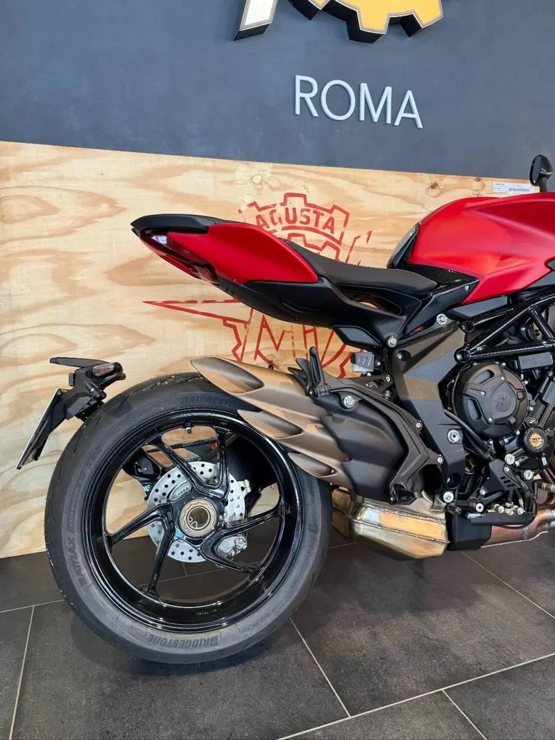 MV Agusta Brutale 800 (2026) (7)
