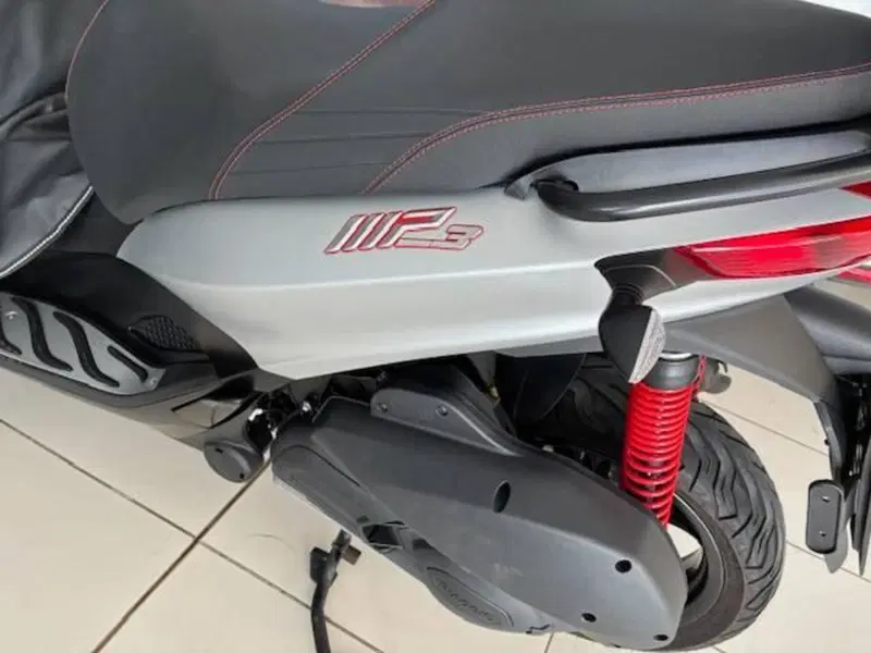 Piaggio MP3 300 ABS Hpe (2021 - 24) (3)