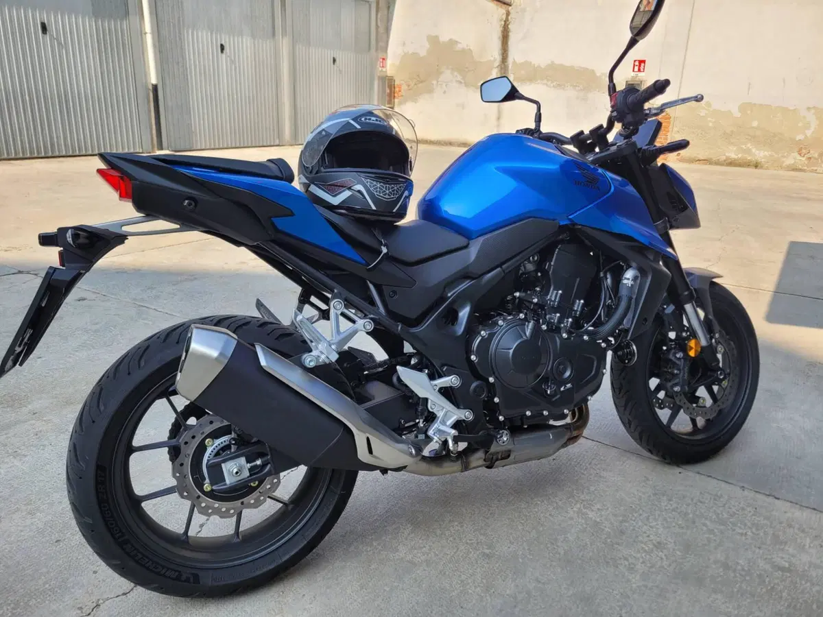Honda CB 750 Hornet (2025) (2)