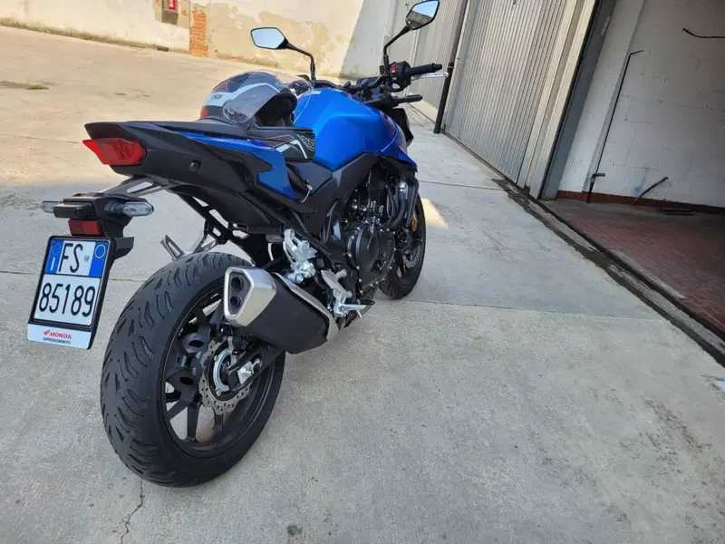 Honda CB 750 Hornet (2025) (4)