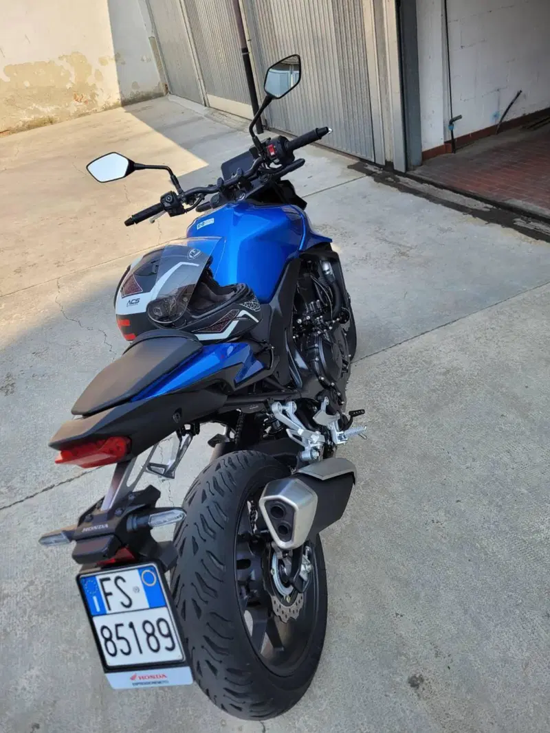 Honda CB 750 Hornet (2025) (5)