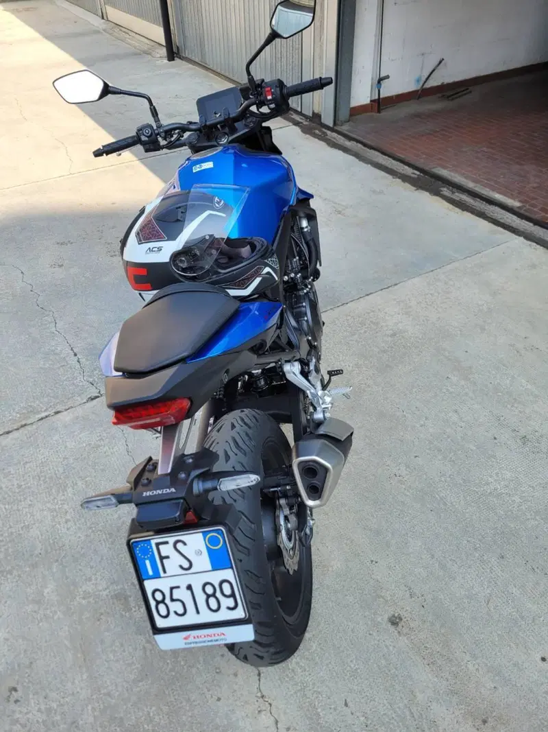 Honda CB 750 Hornet (2025) (6)
