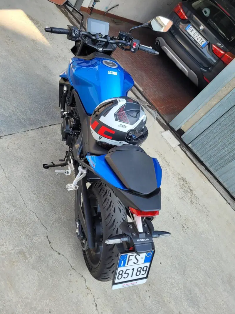Honda CB 750 Hornet (2025) (8)