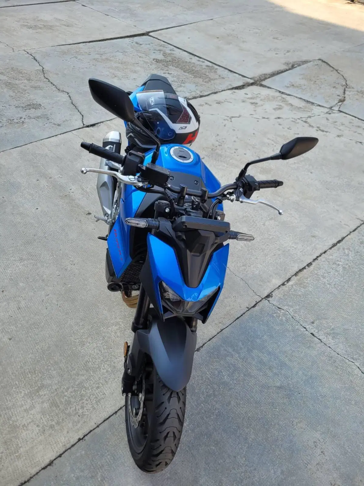 Honda CB 750 Hornet (2025) (9)