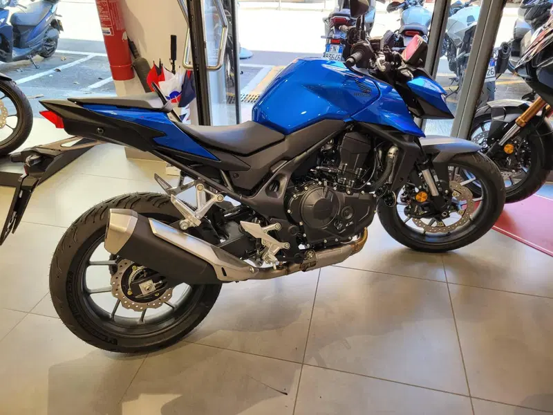 Honda CB 750 Hornet (2025) (14)