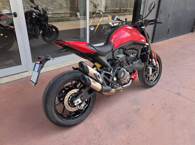 Ducati Monster 937 + (2021 - 25) (5)