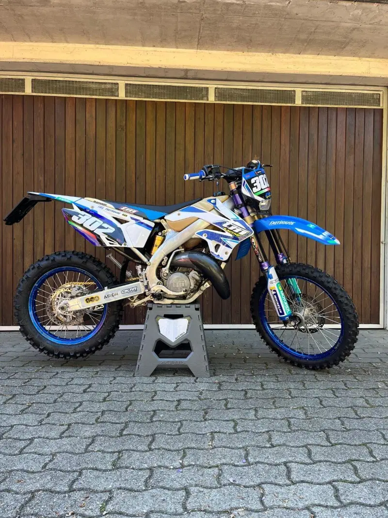 Tm Moto EN 125 (2008 - 09) (2)