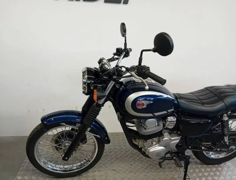 Kawasaki W 230 (2025 - 26) (4)