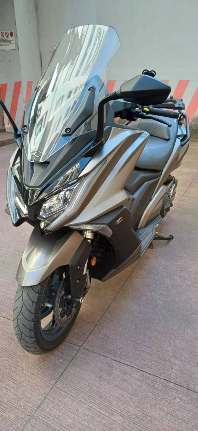 Kymco AK 550 ETS (2021 - 26) (2)