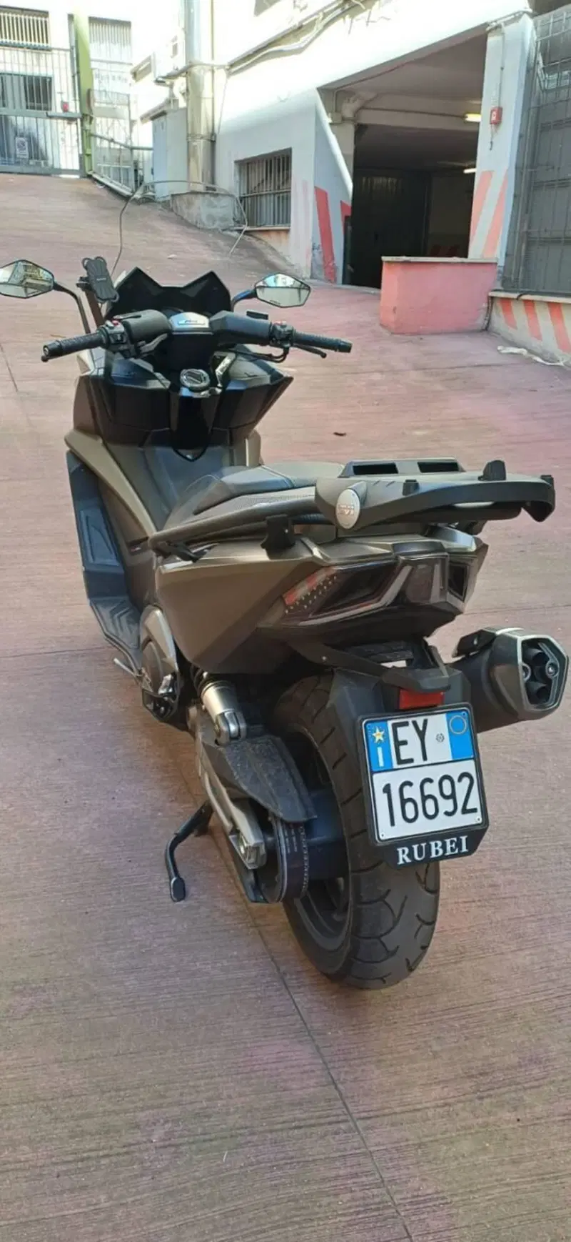 Kymco AK 550 ETS (2021 - 26) (5)