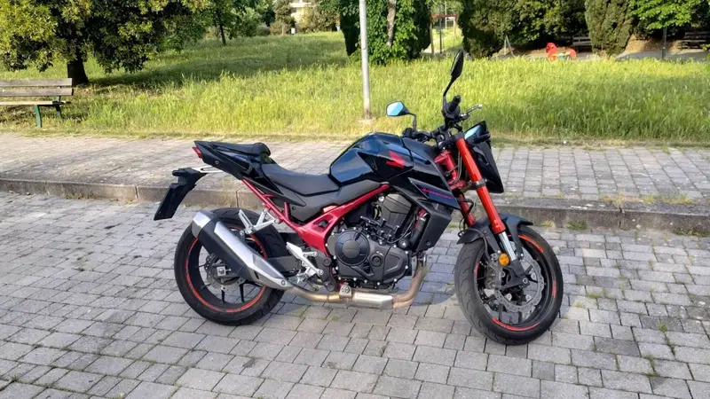 Honda CB 750 Hornet (2023 - 24) (2)