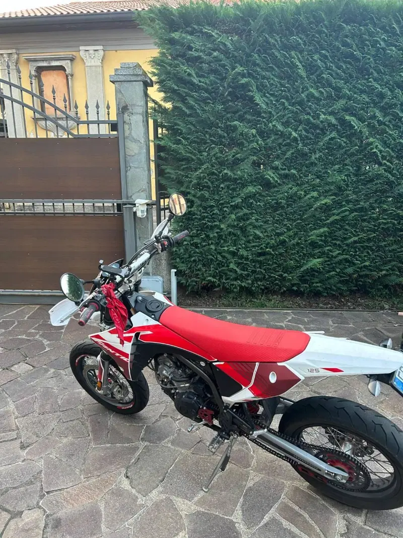 Fantic Motor XMF 125 Motard Performance 4T (2023 - 24) (2)