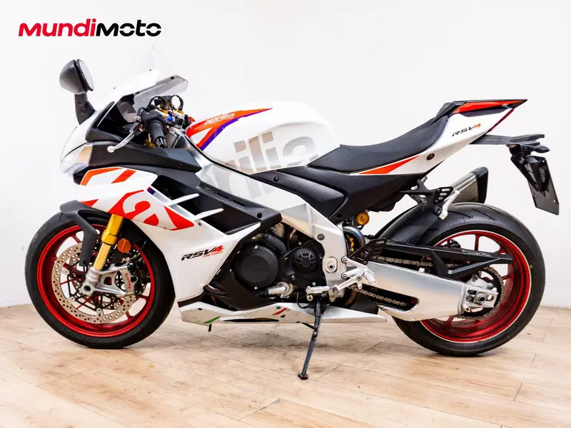 Aprilia RSV4 1100 Factory (2025 - 26) (6)