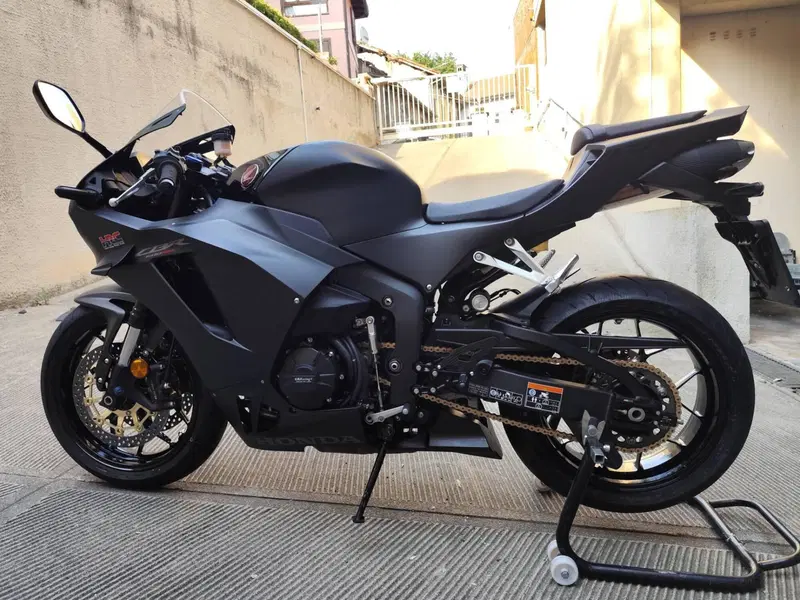 Honda CBR 600 RR (2024 - 26) (2)