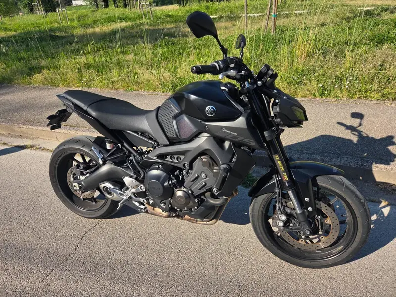 Yamaha MT-09 (2017 - 20) (3)