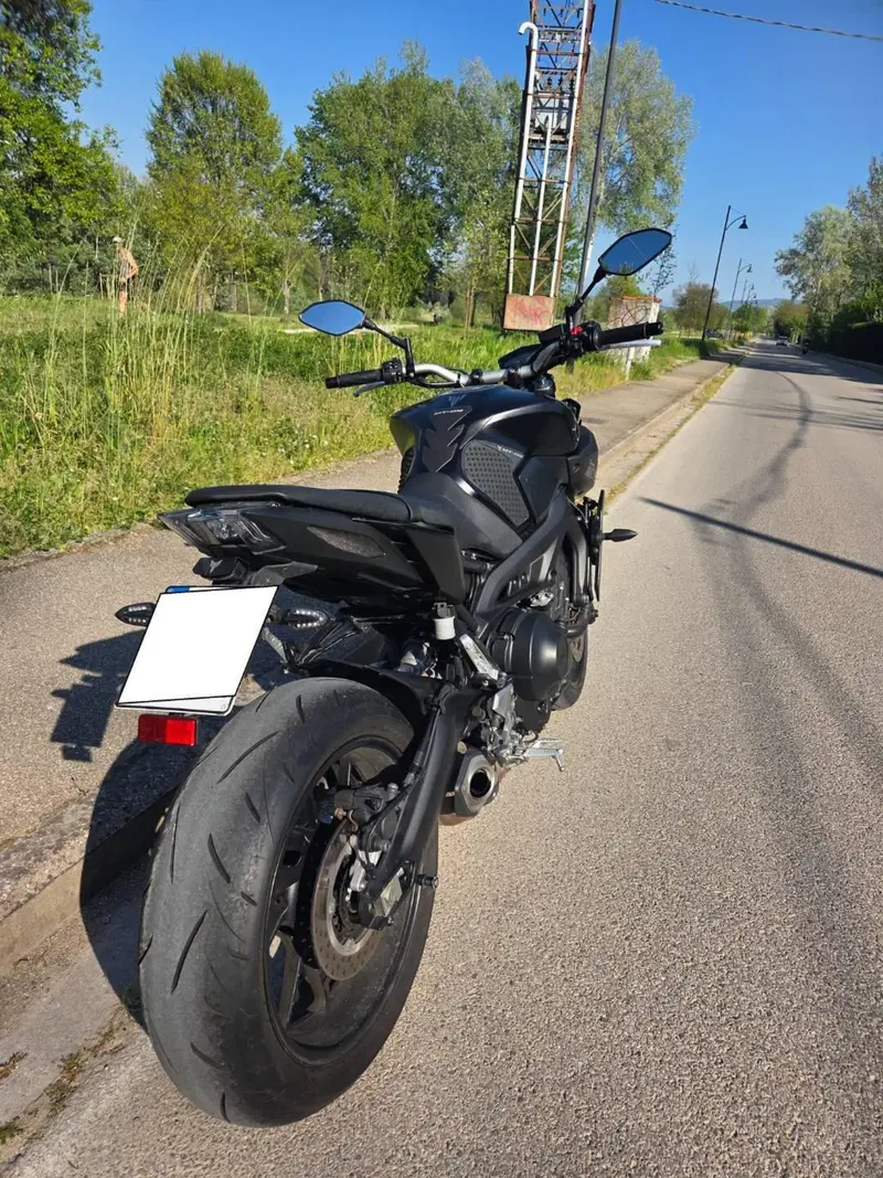 Yamaha MT-09 (2017 - 20) (9)