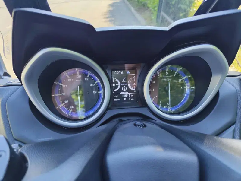 Yamaha T-Max 530 SX (2017 - 19) (6)