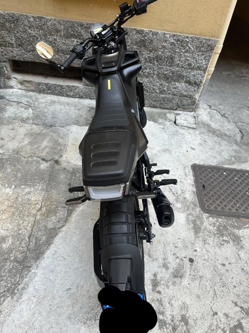 Husqvarna Svartpilen 401 (2021 - 23) (5)