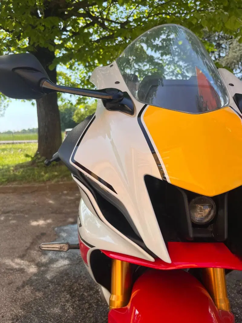 Yamaha YZF R7 World GP 60th Anniversary (2022 - 23)