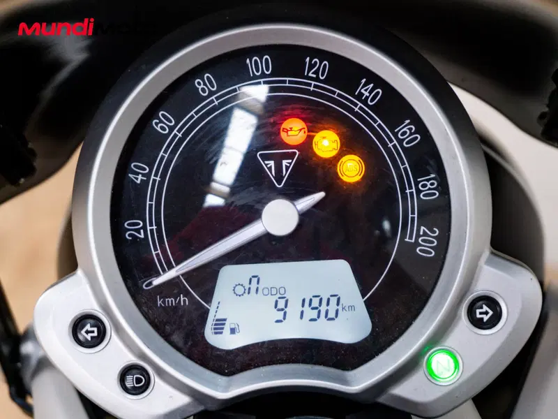 Triumph Street Twin 900 (2017 - 18) (12)