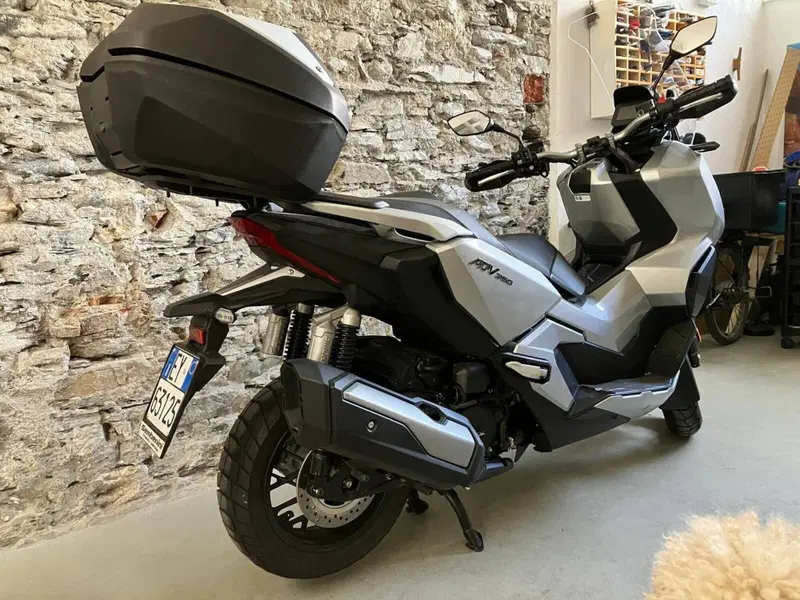 Honda ADV 350 (2022 - 24) (9)