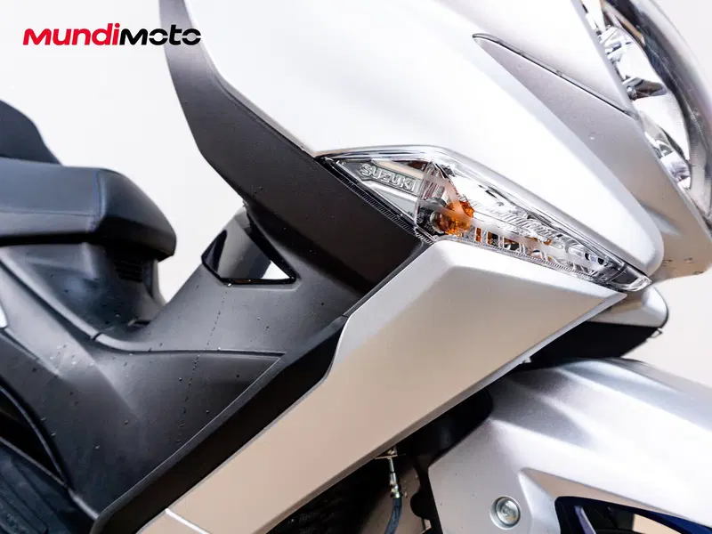 Suzuki Burgman 400 (2022 - 24) (5)