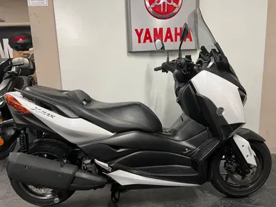 Yamaha X-Max 300 (2021 - 24) usata