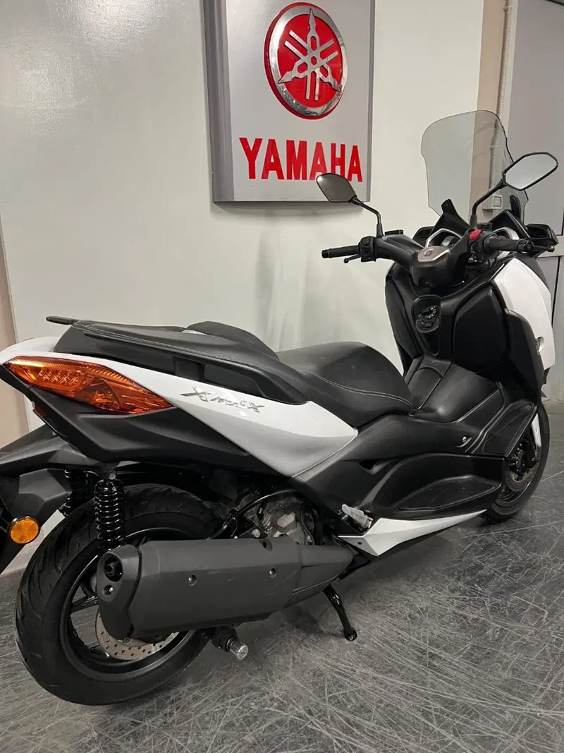 Yamaha X-Max 300 (2021 - 24) (4)