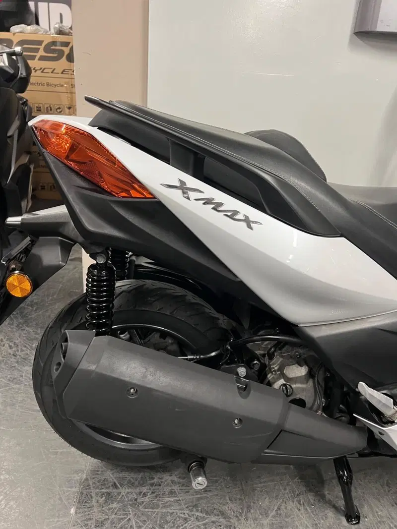 Yamaha X-Max 300 (2021 - 24) (5)