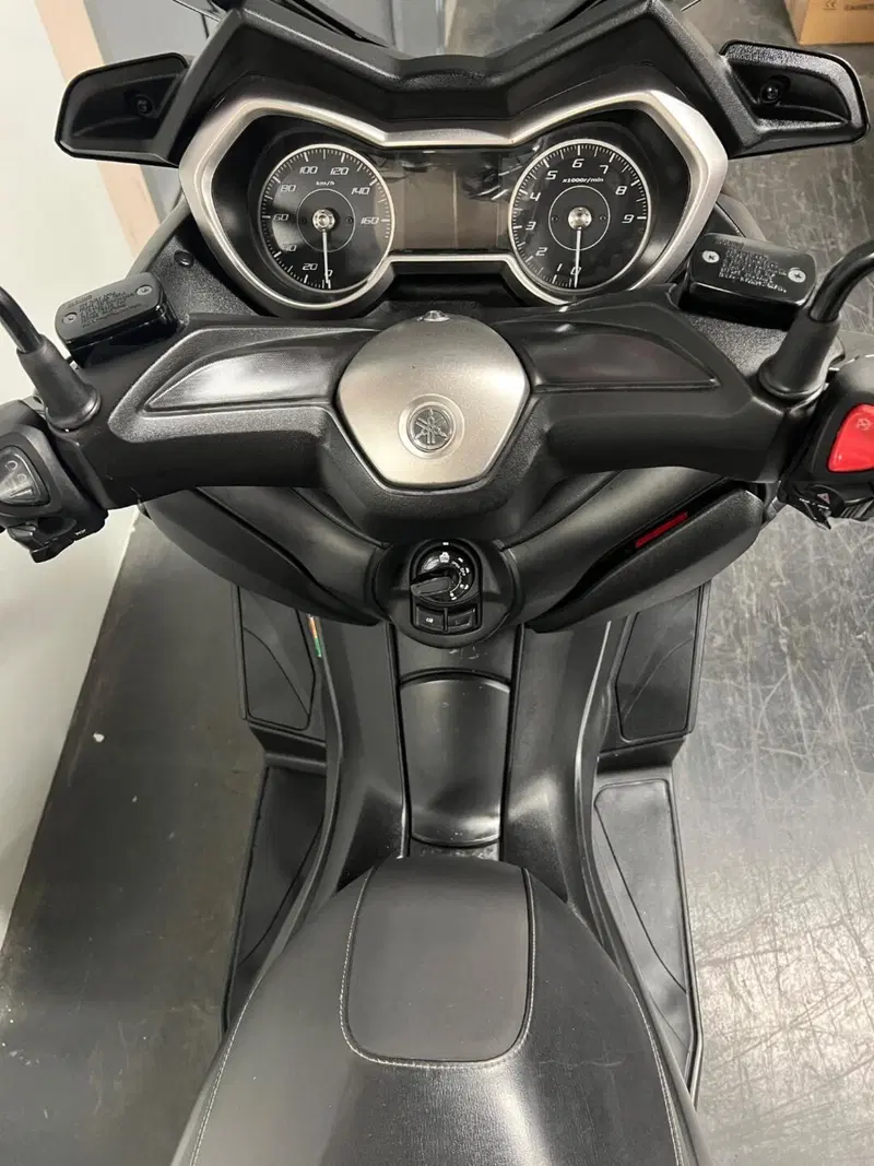 Yamaha X-Max 300 (2021 - 24) (8)