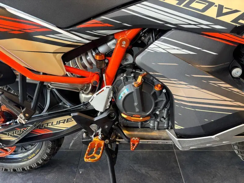 KTM 890 Adventure R (2022) (14)