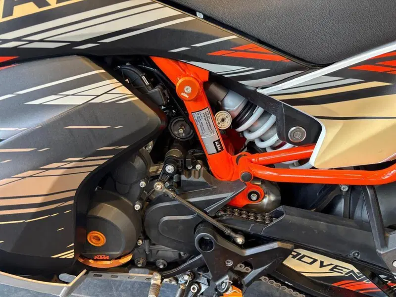 KTM 890 Adventure R (2022) (12)