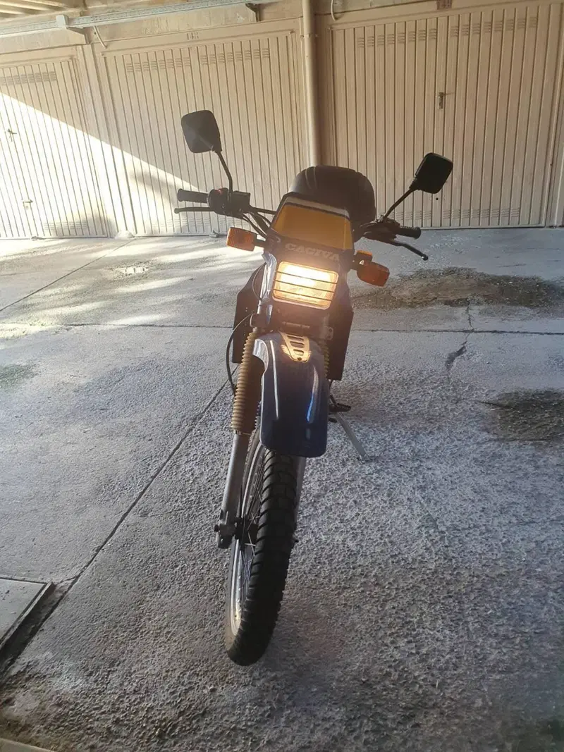 Cagiva 350 T4 (2)