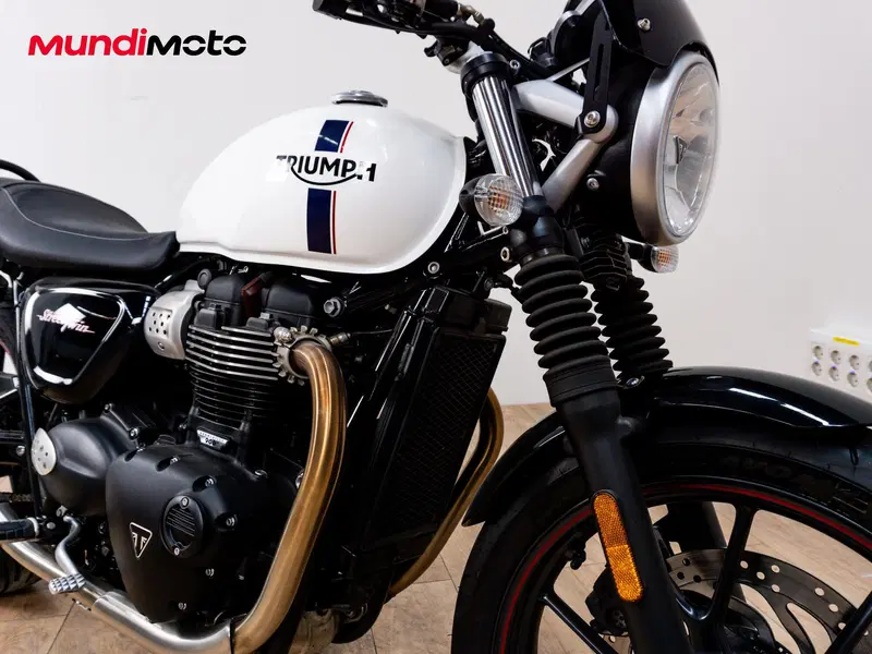 Triumph Street Twin 900 (2017 - 18) (5)