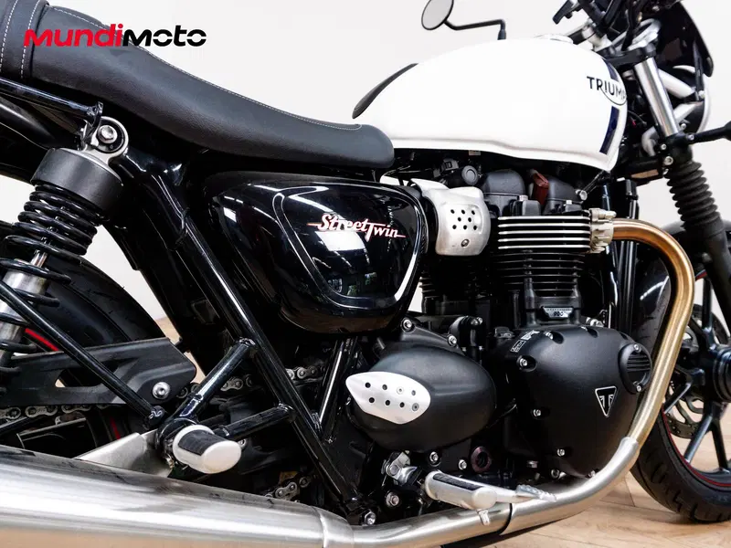 Triumph Street Twin 900 (2017 - 18) (4)