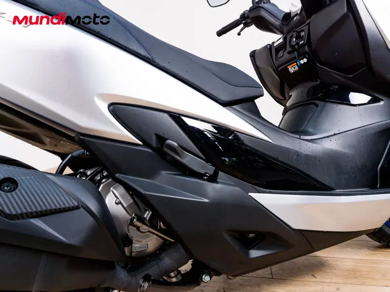 Suzuki Burgman 400 (2022 - 24) (4)