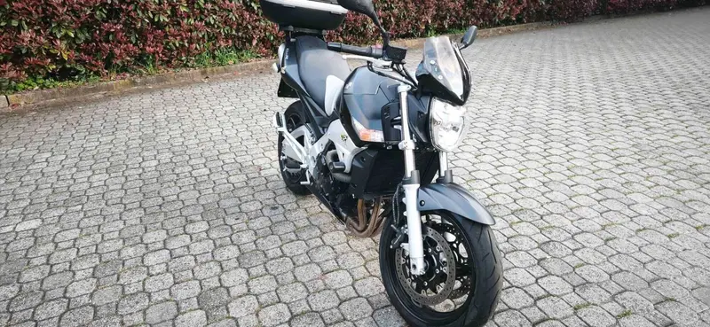 Suzuki GSR 600 (2006 - 11) (3)