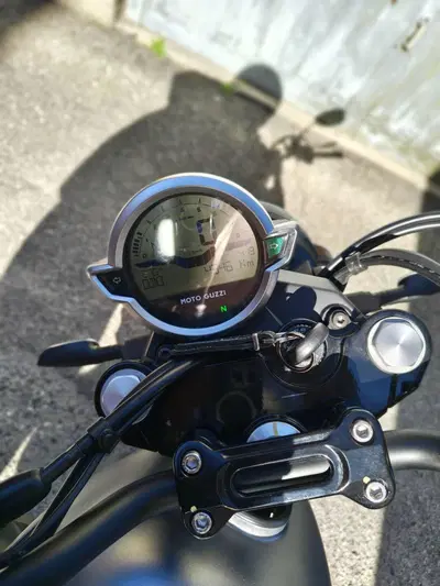 Moto Guzzi V7 Stone (2021 - 24) usata