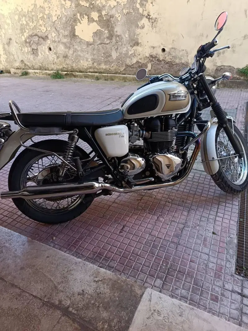 Triumph Bonneville T100 (2008 - 16) (2)